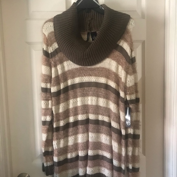 Sweater - Picture 1 of 3